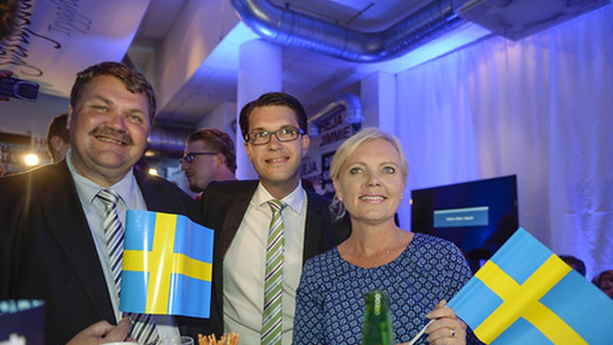Sveriges främlingsfientliga parti Sverigedemokraterna firade sina 9,8 procent och två mandat i EU-valet.
